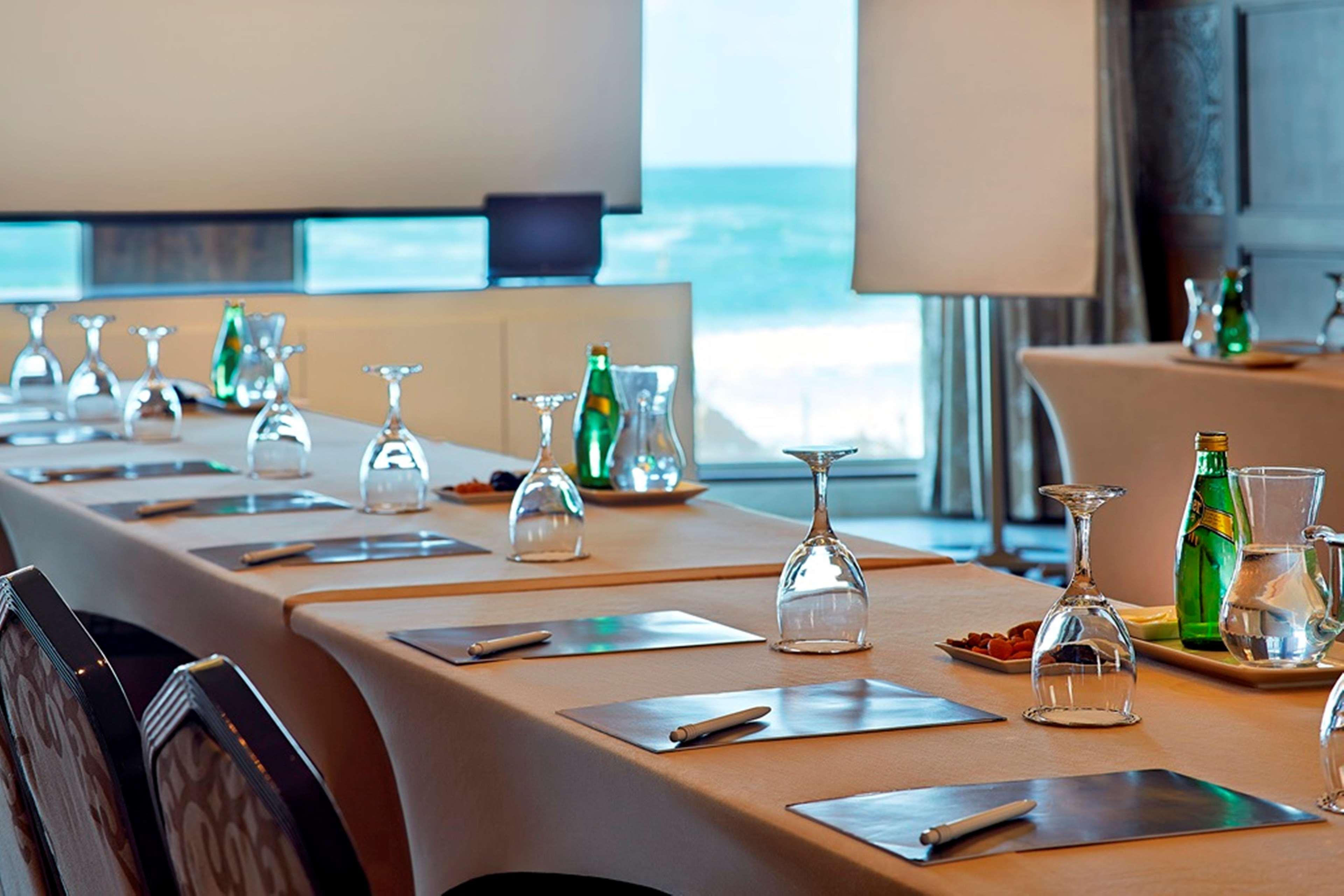 Hotel Hilton Alexandria Corniche Exterior foto Meeting room