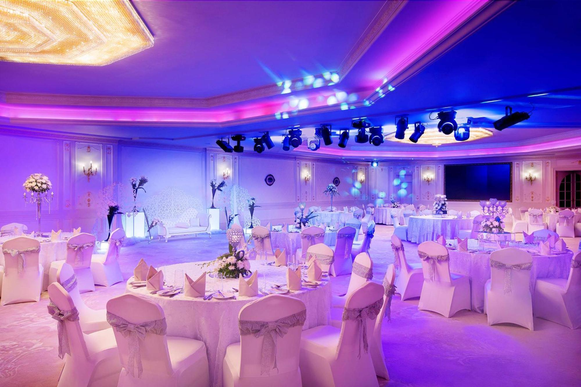 Hotel Hilton Alexandria Corniche Exterior foto A wedding reception