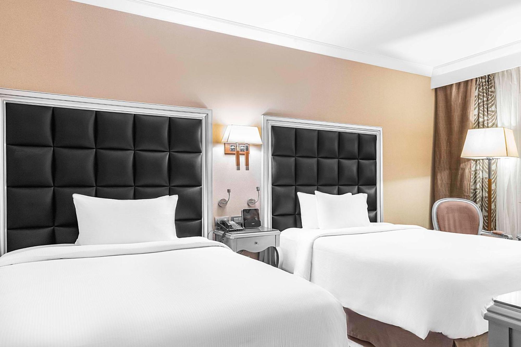 Hotel Hilton Alexandria Corniche Exterior foto Deluxe Room