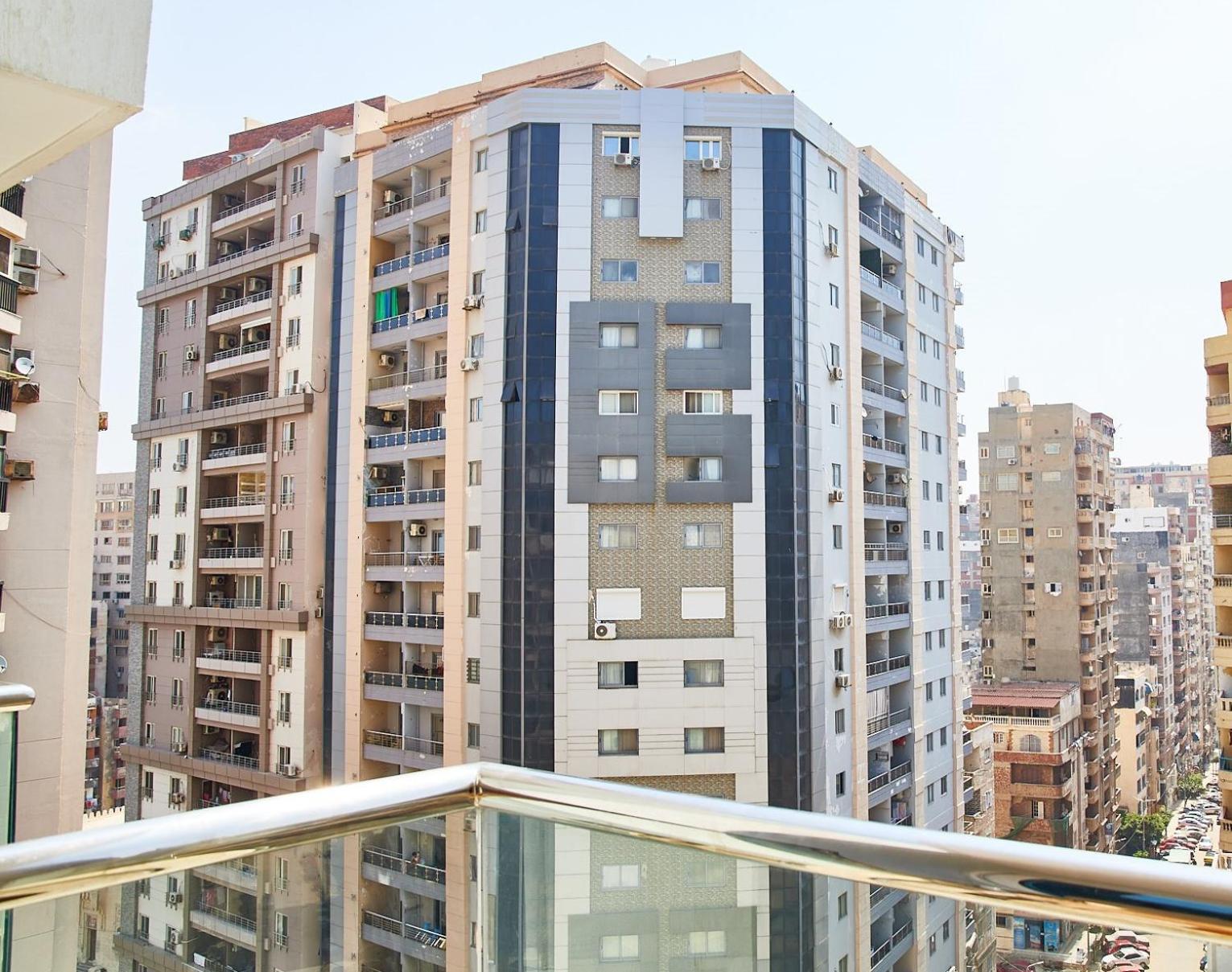 Hotel Hilton Alexandria Corniche Exterior foto Residential buildings in Nasr City