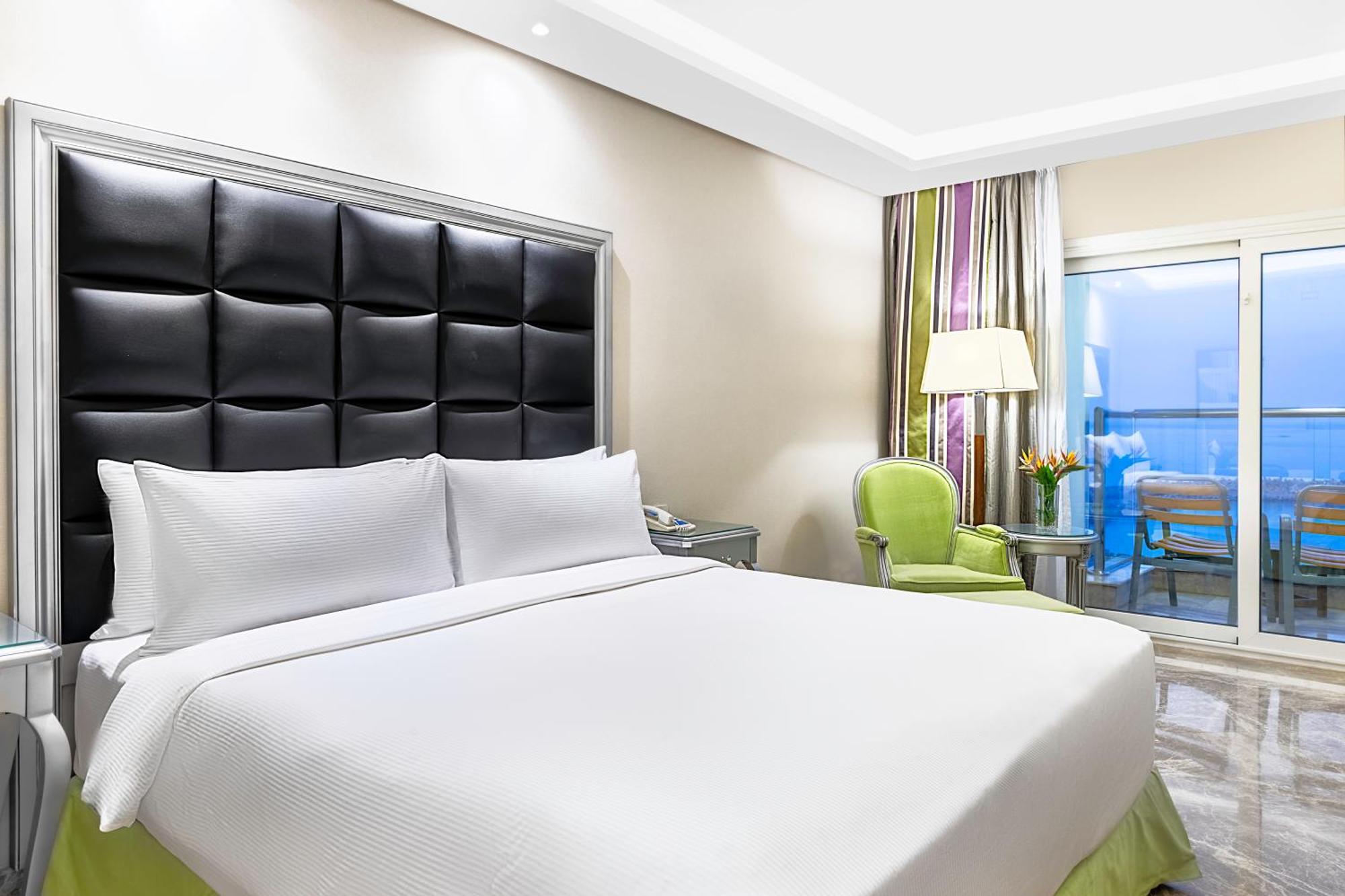 Hotel Hilton Alexandria Corniche Exterior foto